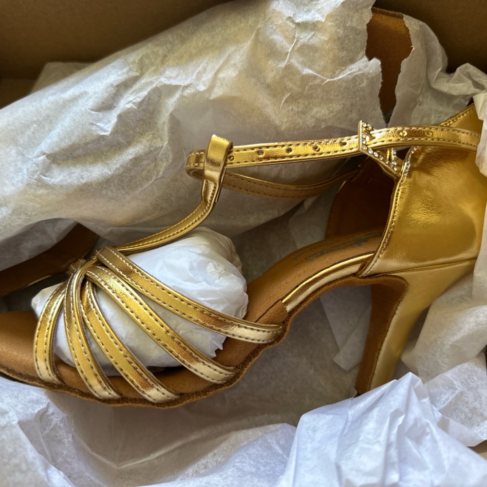 International dance Latin new shoes gold 5,5 size